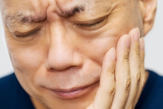写真：インプラントでも歯ぎしりは起こる？