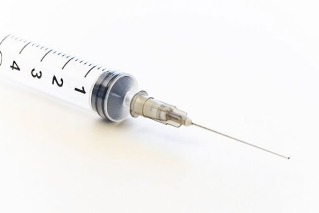 写真：インプラント治療で使われるエムドゲインという薬剤とは？