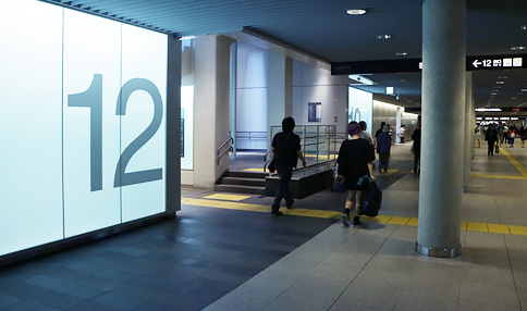札幌地下歩行空間の12番出口の写真