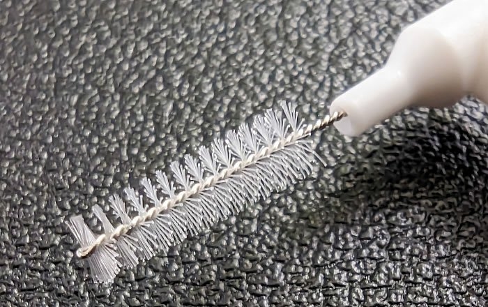 インプラントに適した歯間ブラシの使い方