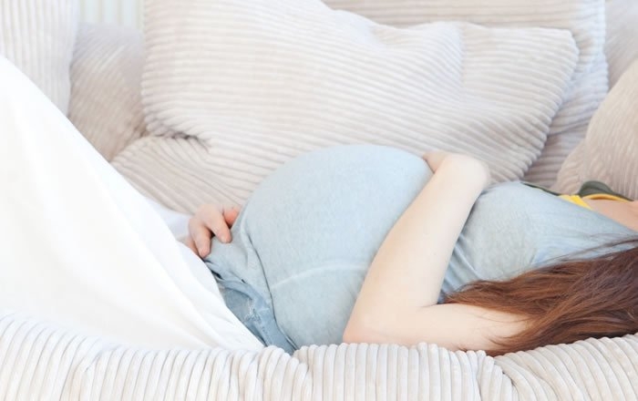 妊娠中にインプラント治療が中断や延期となる理由:無理な姿勢にさせないため