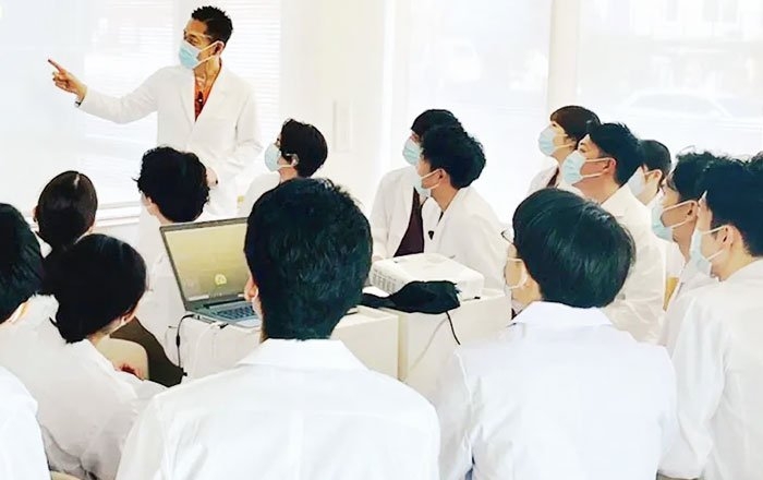 信頼できる歯科医院でトラブルのないインプラント治療を