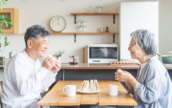 ミニインプラントをおすすめする方：入れ歯が外れないか気になる方