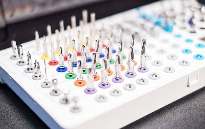 インプラントを適切な位置に埋入する大切さ