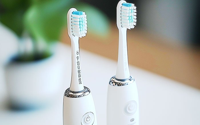 音波式の電動歯ブラシ