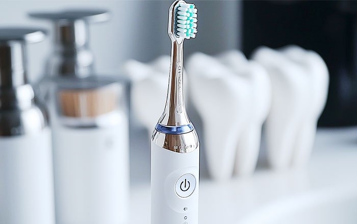 インプラントに電動歯ブラシは使えるの？