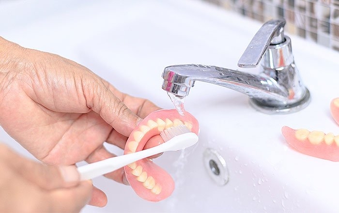 インプラントロケーターのメリット：お手入れが比較的簡単