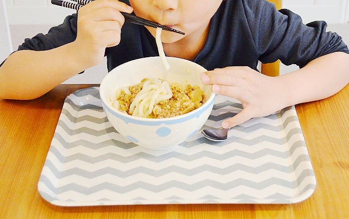 永久歯を失ったままにすると起こりうること：食べにくくなる