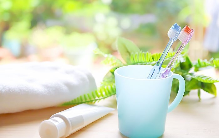 ドライマウス（口腔乾燥症）によるインプラントへの影響を緩和する方法：丁寧なセルフケア