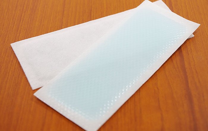 腫れへの対処法：濡れタオルや冷却シートで冷却